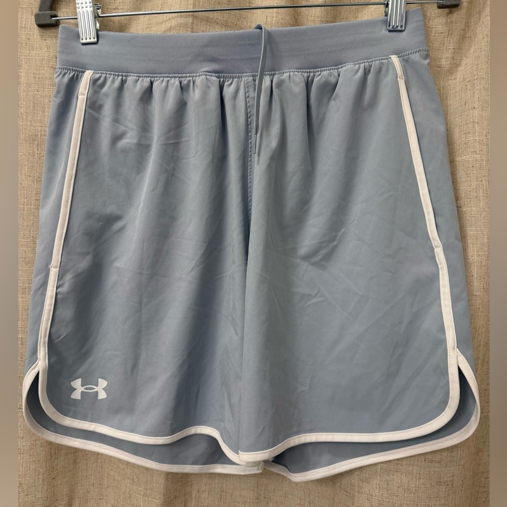Under Armour Women's Light Gray Athletic Shorts
